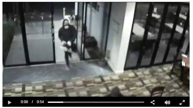 Man with chainsaw tries to rob hotel