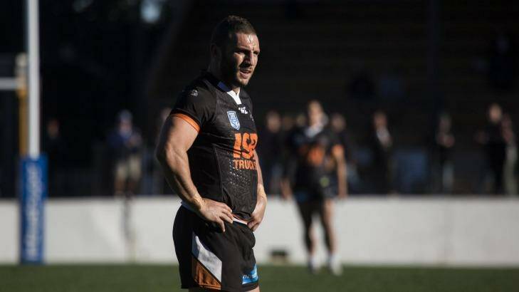 On the outer: Robbie Farah playing NSW Cup against the Newtown Jets. Photo: Dominic Lorrimer
