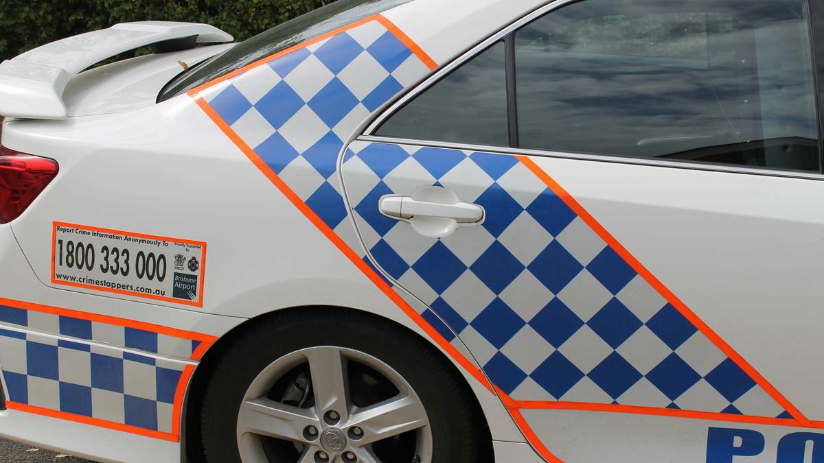 Man robbed of car at knife-point on Mount Lindesay Highway