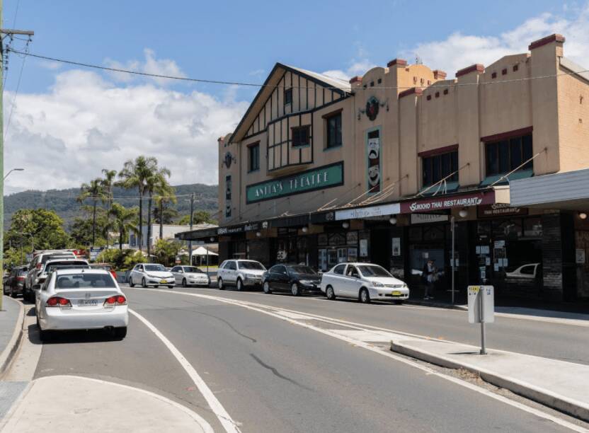 Streets with both coastal and country charm. Streets with both coastal and country charm.