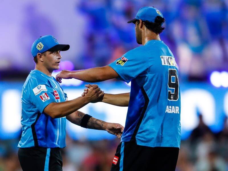 Cameron Boyce (l) is one of the players who can benefit from the absence of spinner Rashid Khan. (Matt Turner/AAP PHOTOS)
