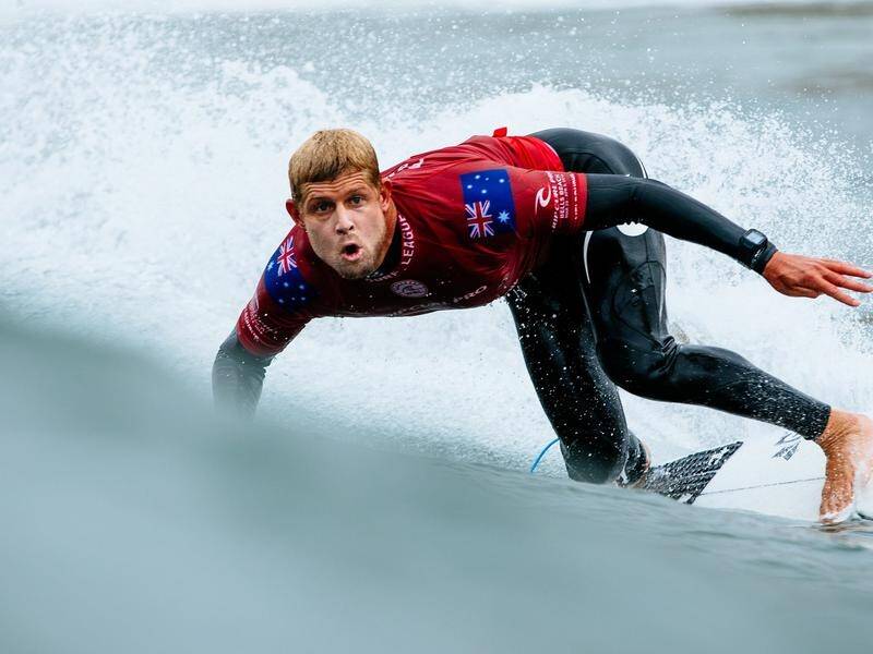 Mick Fanning's return to professional surfing is off to a rough start at Narrabeen.