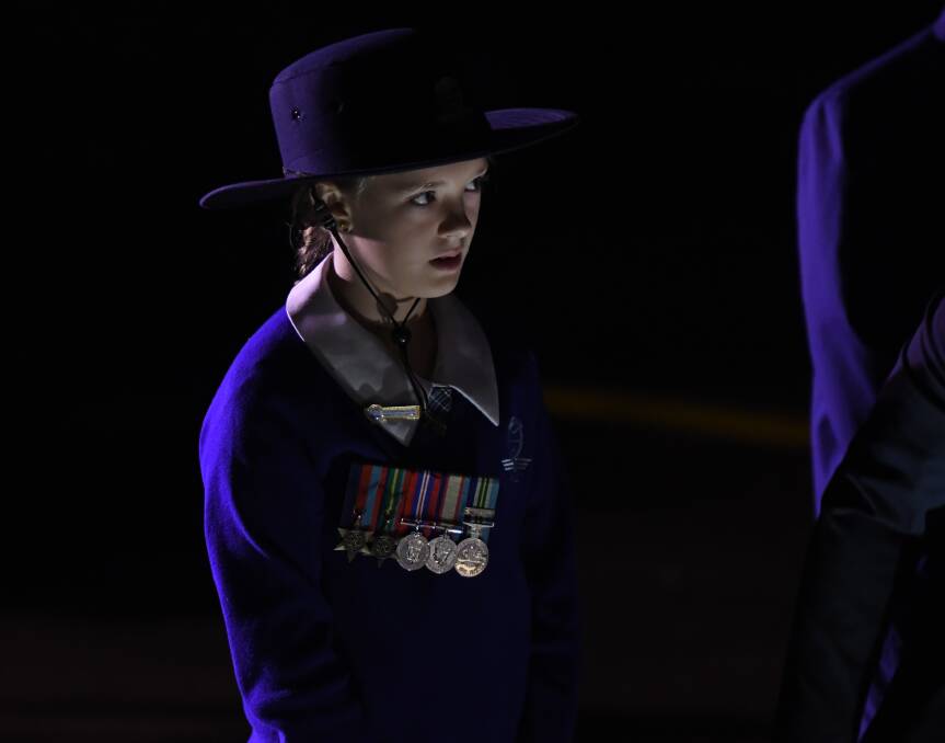 Thousands pay tribute to our diggers on Anzac Day